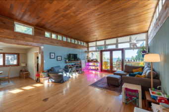 COZY FAMILY HOME IN THE HEART OF AMBLESIDE- 1488 Palmerston Avenue, West Vancouver